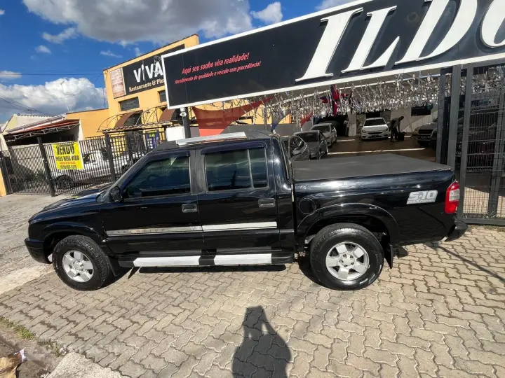 S10 2.4 MPFI Executive 4X2 CD 8V