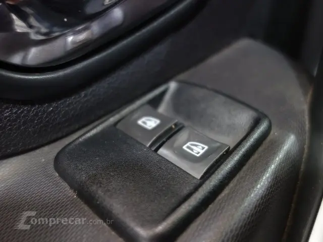 SANDERO - 1.6 DYNAMIQUE 8V 4P MANUAL