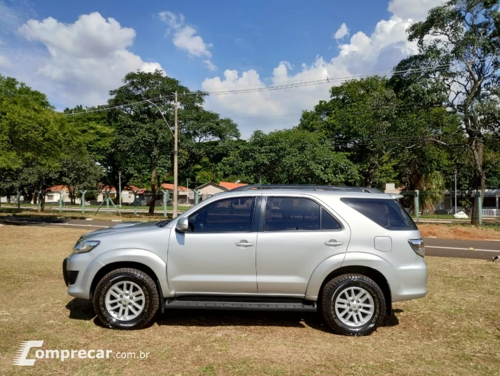 HILUX 3.0 SRV 4X4 CD 7 Lugares 16V Turbo Intercooler