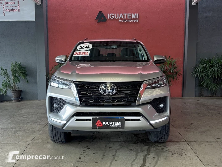 HILUX SW4 2.8 D-4D TURBO DIESEL SRX 7L 4X4 AUTOMÁTICO