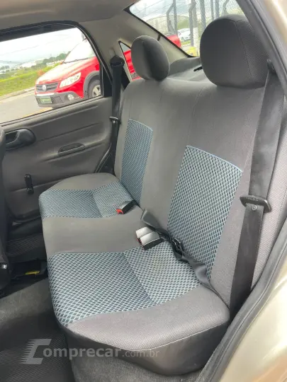 CLASSIC 1.0 MPFI Sedan 8V