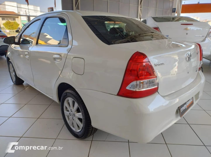 Etios Sedan 1.5 16V 4P FLEX X PLUS AUTOMÁTICO