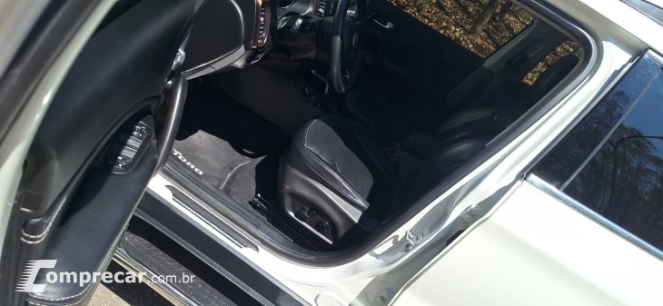 TORO 2.0 16V Turbo Volcano 4WD AT9