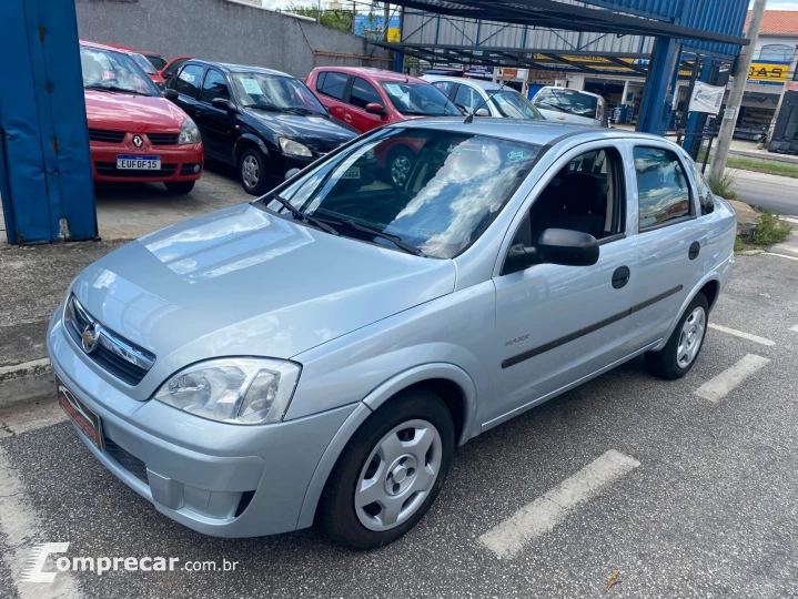 CORSA 1.4 MPFI Maxx Sedan 8V