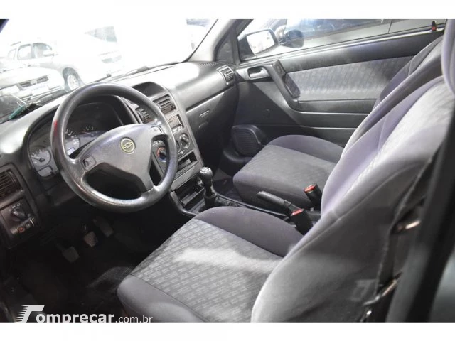 ASTRA HATCH - 1.8 MPFI GL 8V 2P MANUAL