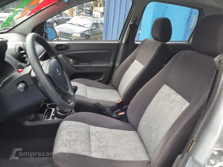 FIESTA 1.6 MPI Sedan 8V