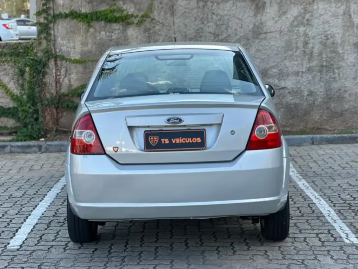 FIESTA 1.6 MPI CLASS SEDAN 8V FLEX 4P MANUAL