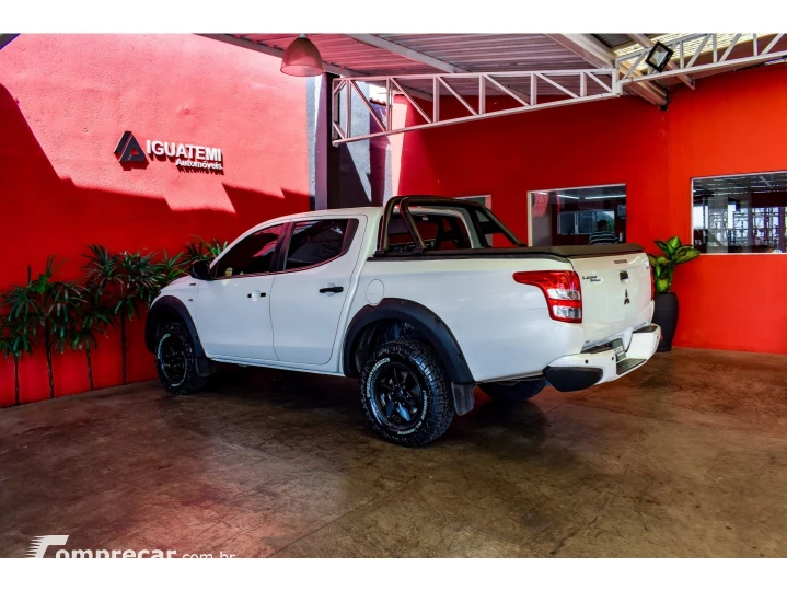 L200 TRITON 2.4 16V TURBO DIESEL OUTDOOR GLX CD 4X4 MANUAL