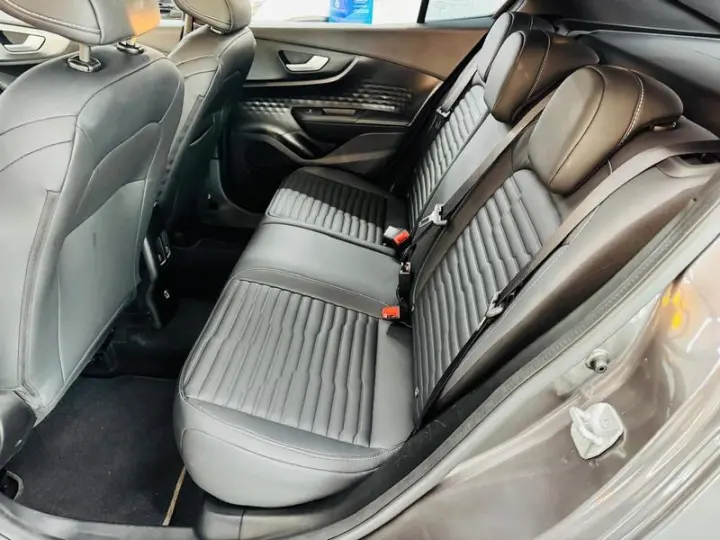 FASTBACK LIMITED ED.1.3 270 T.FLEX AUT.