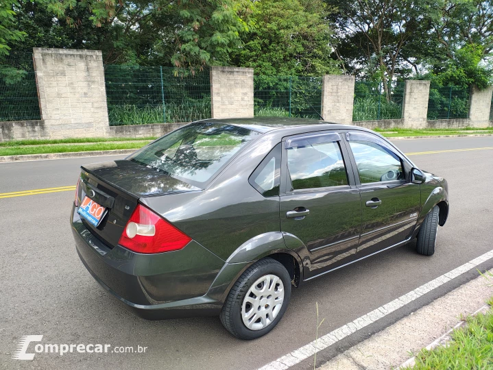 FIESTA 1.6 MPI Class Sedan 8V