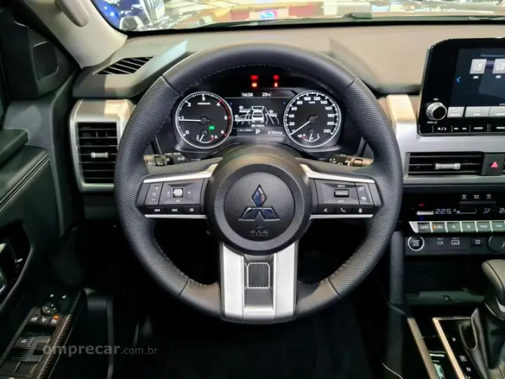 TRITON HPE-S 2.4 CD 4x4 TB DIESEL AUT.