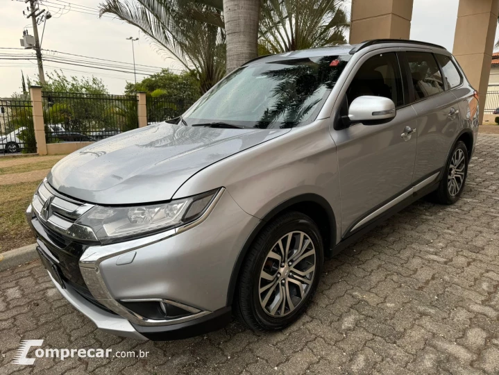 OUTLANDER 2.2 Mivec Di-d Hpe-s AWD