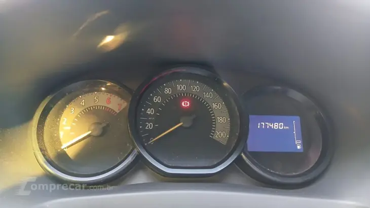 LOGAN 1.0 12V SCE Expression