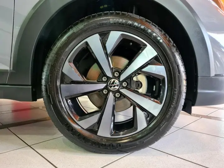 NIVUS LAUNCHING ED. 1.0 200 TSI FLEX AUT
