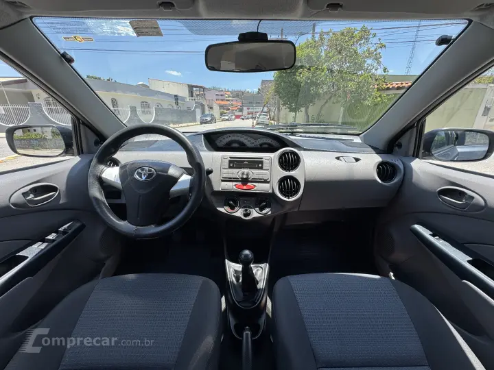 ETIOS 1.5 XS Sedan 16V