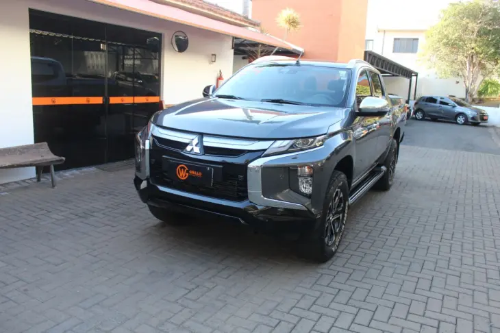 L 200 Triton 2.4 16V SPORT HPE-S 4X4 CABINE DUPLA TURBO DIES