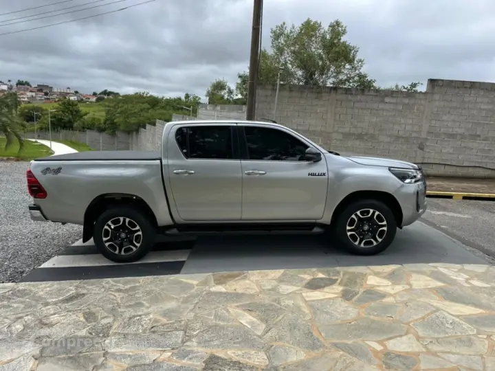HILUX 2.8 D-4D TURBO DIESEL CD SRX 4X4 AUTOMÁTICO