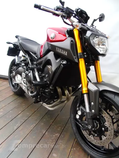 YAMAHA MT-09