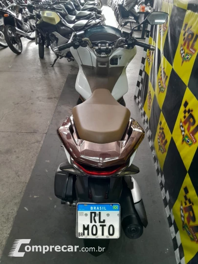 PCX 150 DLX