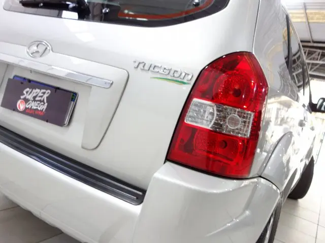 TUCSON - 2.0 MPFI GLS 16V 143CV 2WD 4P AUTOMÁTICO