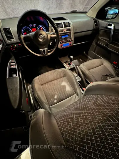 Polo Sedan 1.6 4P FLEX COMFORTLINE I-MOTION AUTOMATIZADO