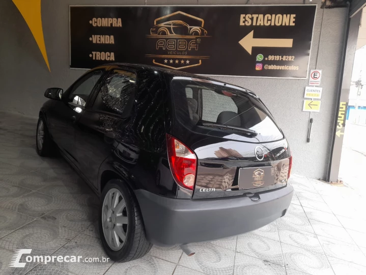 CELTA 1.0 MPFI LT 8V