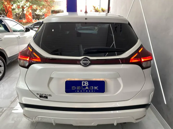 KICKS Active 1.6 16V Flex Aut.