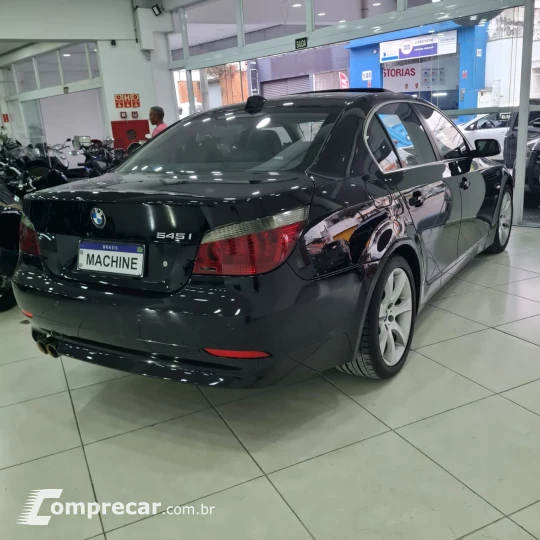 545I 4.4 Sedan V8 32V