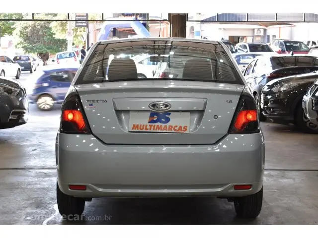 FIESTA SEDAN - 1.6 ROCAM SEDAN 8V 4P MANUAL