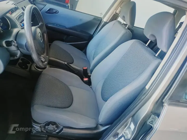 Fit 1.4 16V 4P LX FLEX