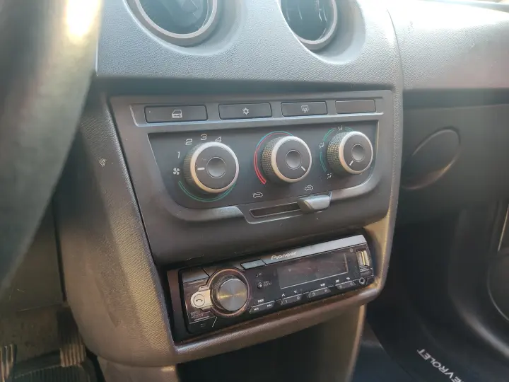 CELTA 1.0 MPFI LT 8V