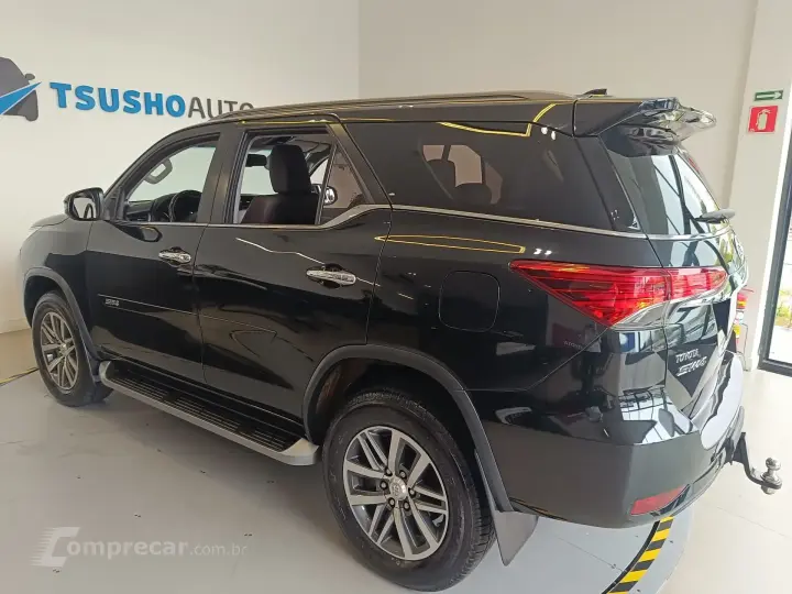 HILUX SW4 2.8 SRX 4X4 7 LUGARES 16V TURBO INTERCOOLER 4P AUT