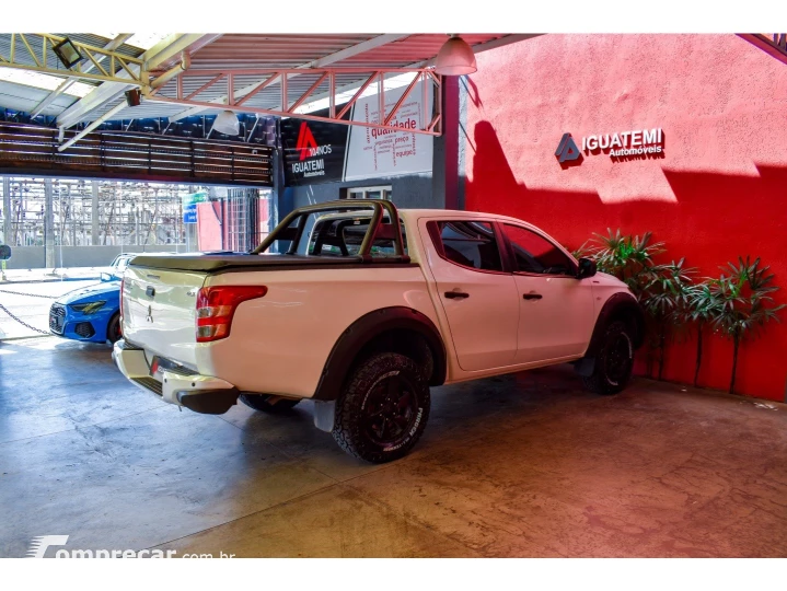 L200 TRITON 2.4 16V TURBO DIESEL OUTDOOR GLX CD 4X4 MANUAL