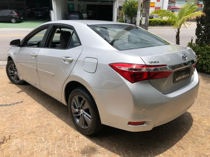 Corolla 1.8 Gli 16V Flex 4P Automático