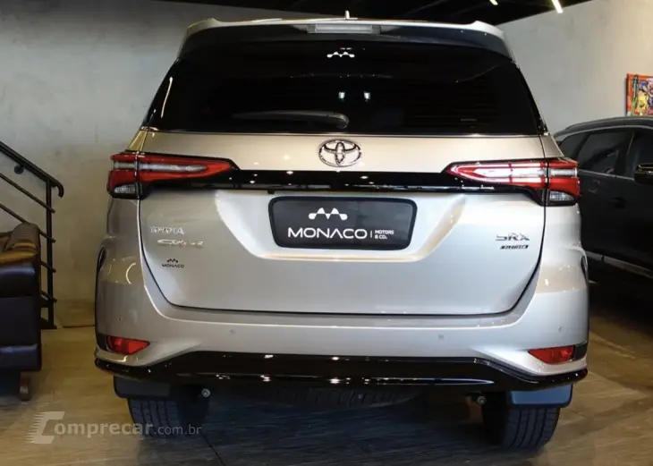 Hilux SW4 2.8 16V 4P SRX PLATINUM 4X4 7 LUGARES TURBO DIESEL