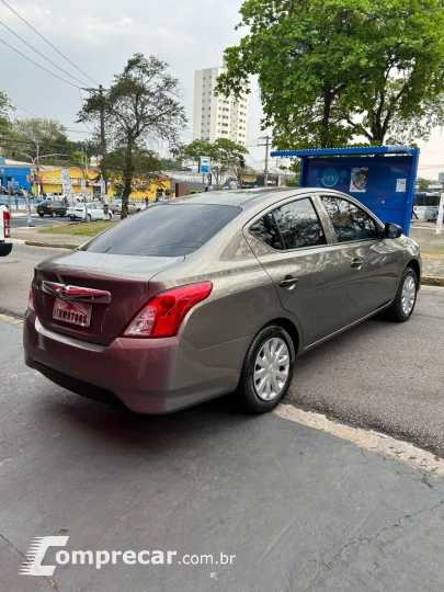 Versa Sedan 1.6 16V 4P FLEX S