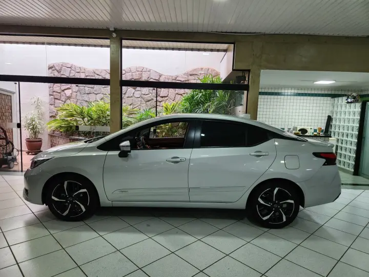 Versa Sedan 1.6 16V 4P FLEX EXCLUSIVE XTRONIC AUTOMÁTICO CVT