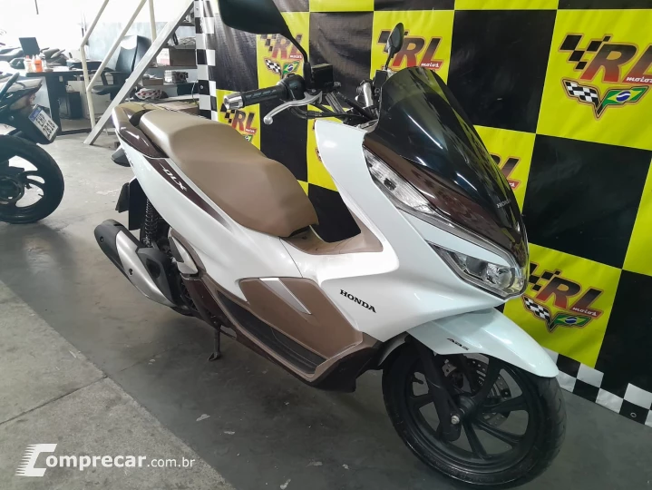 PCX 150 DLX