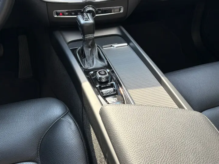 XC60 2.0 T5 Momentum AWD Geartronic