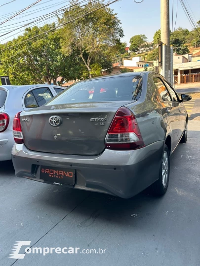 ETIOS 1.5 X Standard Sedan 16V