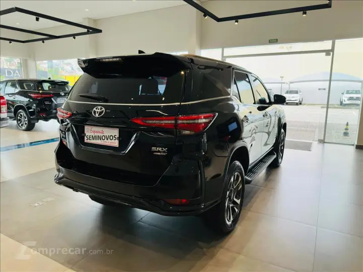 HILUX SW4 2.8 D-4D TURBO DIESEL SRX PLATINUM 7L 4