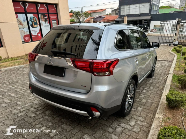 OUTLANDER 2.2 Mivec Di-d Hpe-s AWD