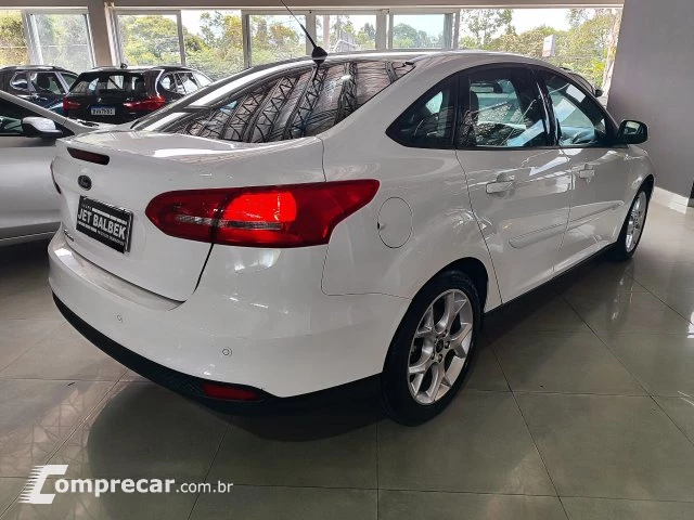 FOCUS SEDAN - 2.0 SE PLUS SEDAN 16V 4P POWERSHIFT