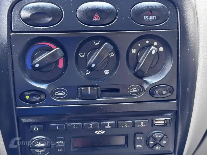 QQ 1.0 MPFI 12V GASOLINA 4P MANUAL