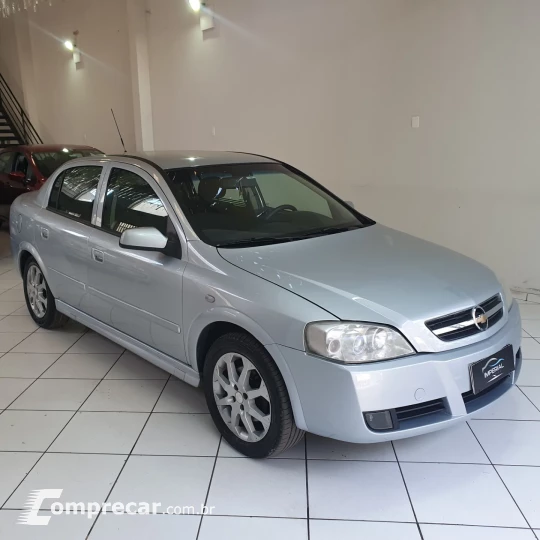 ASTRA 2.0 MPFI Advantage Sedan 8V