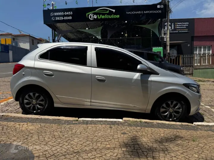 ONIX HATCH LT 1.0 8V FlexPower 5p Mec.