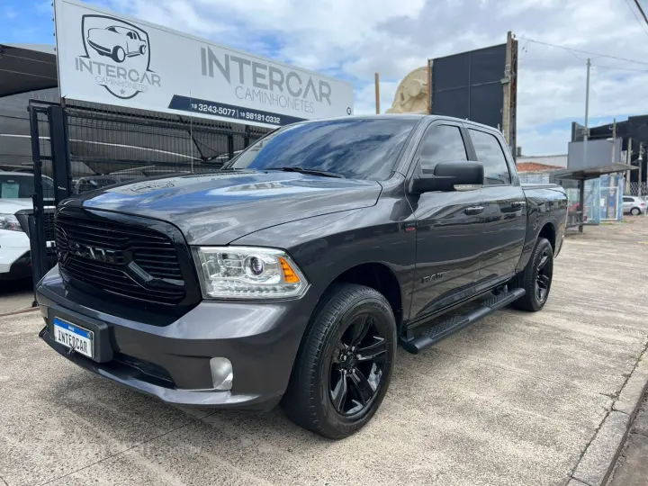 CLASSIC 5.7 V8 Laramie CD 4X4