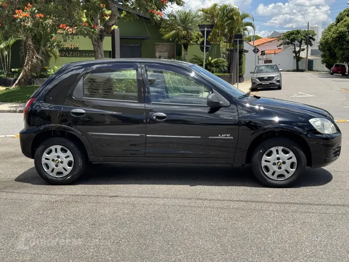 CELTA 1.0 MPFI Life 8V