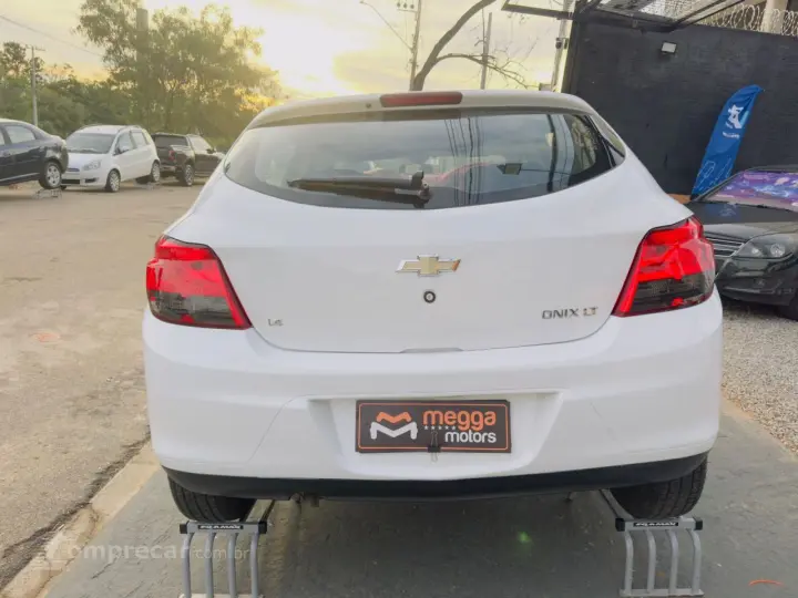 Onix Hatch 1.4 4P FLEX LT