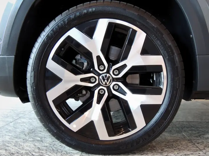 TAOS 1.4 250 TSI Highline